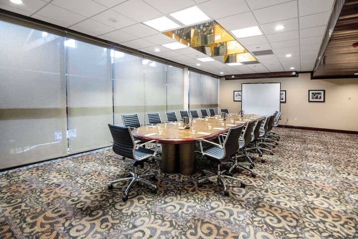 Meeting facility